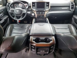 Dodge  RAM 1500 LARAMIE	
