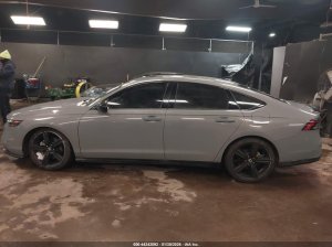 Honda Accord, Hybrid Sport-L