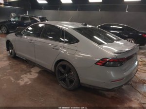 Honda Accord, Hybrid Sport-L