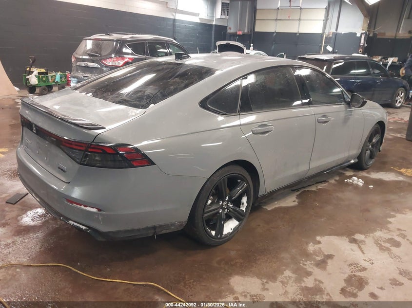 Honda Accord, Hybrid Sport-L