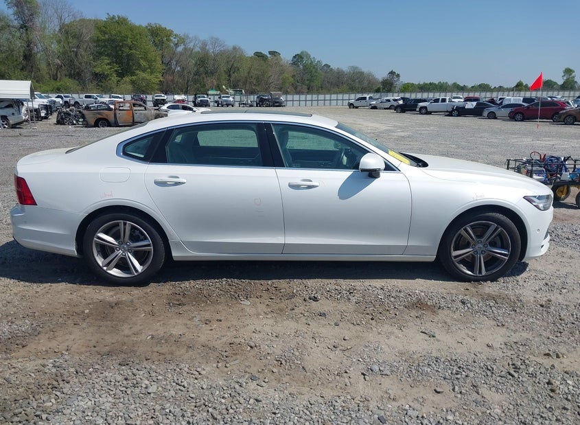 Volvo S90 T5 MOMENTUM