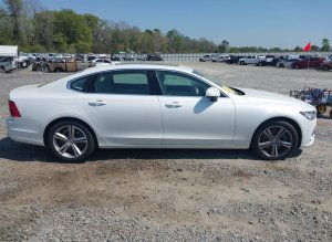 Volvo S90 T5 MOMENTUM