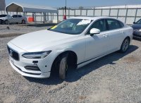 Volvo S90 T5 MOMENTUM