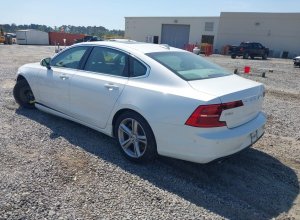 Volvo S90 T5 MOMENTUM