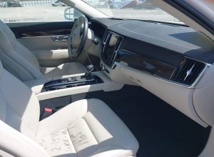 Volvo S90 T5 MOMENTUM