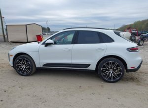 Porsche MACAN T