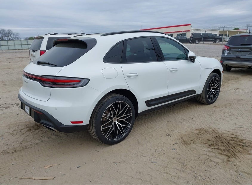 Porsche MACAN T