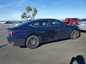 Lexus ES, 300H Base