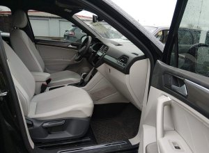 Volkswagen TIGUAN 2.0T SE R-LINE BLACK