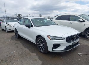 Volvo S60 Recharge Plug-In Hybrid, T8 Plus Dark Theme