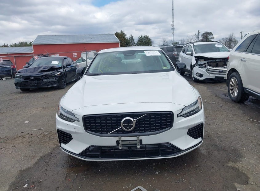 Volvo S60 Recharge Plug-In Hybrid, T8 Plus Dark Theme