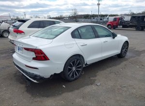 Volvo S60 Recharge Plug-In Hybrid, T8 Plus Dark Theme