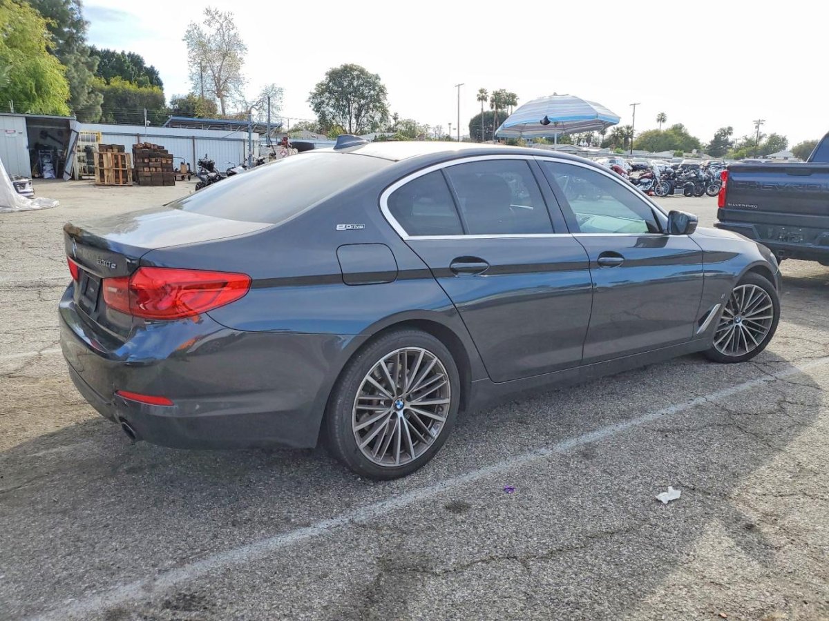 BMW 530E
