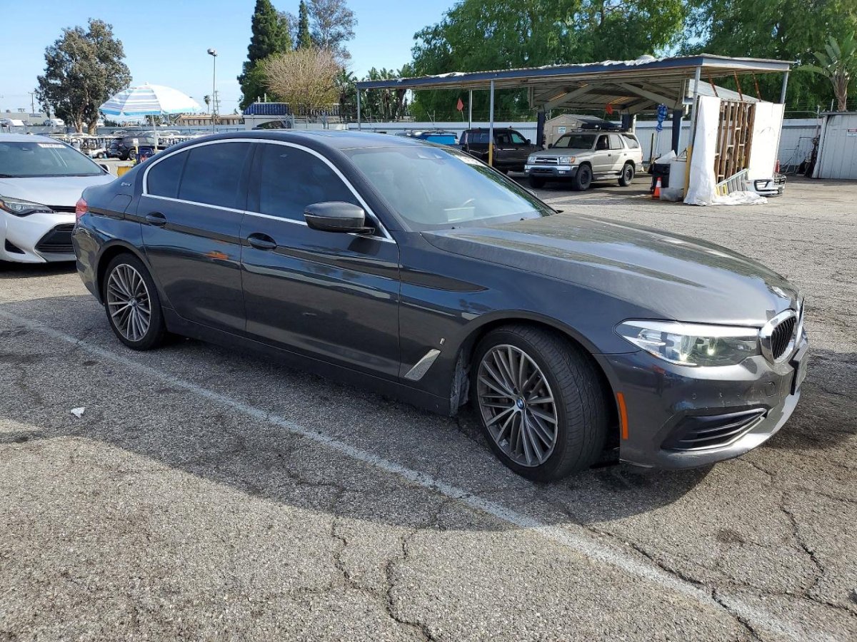 BMW 530E
