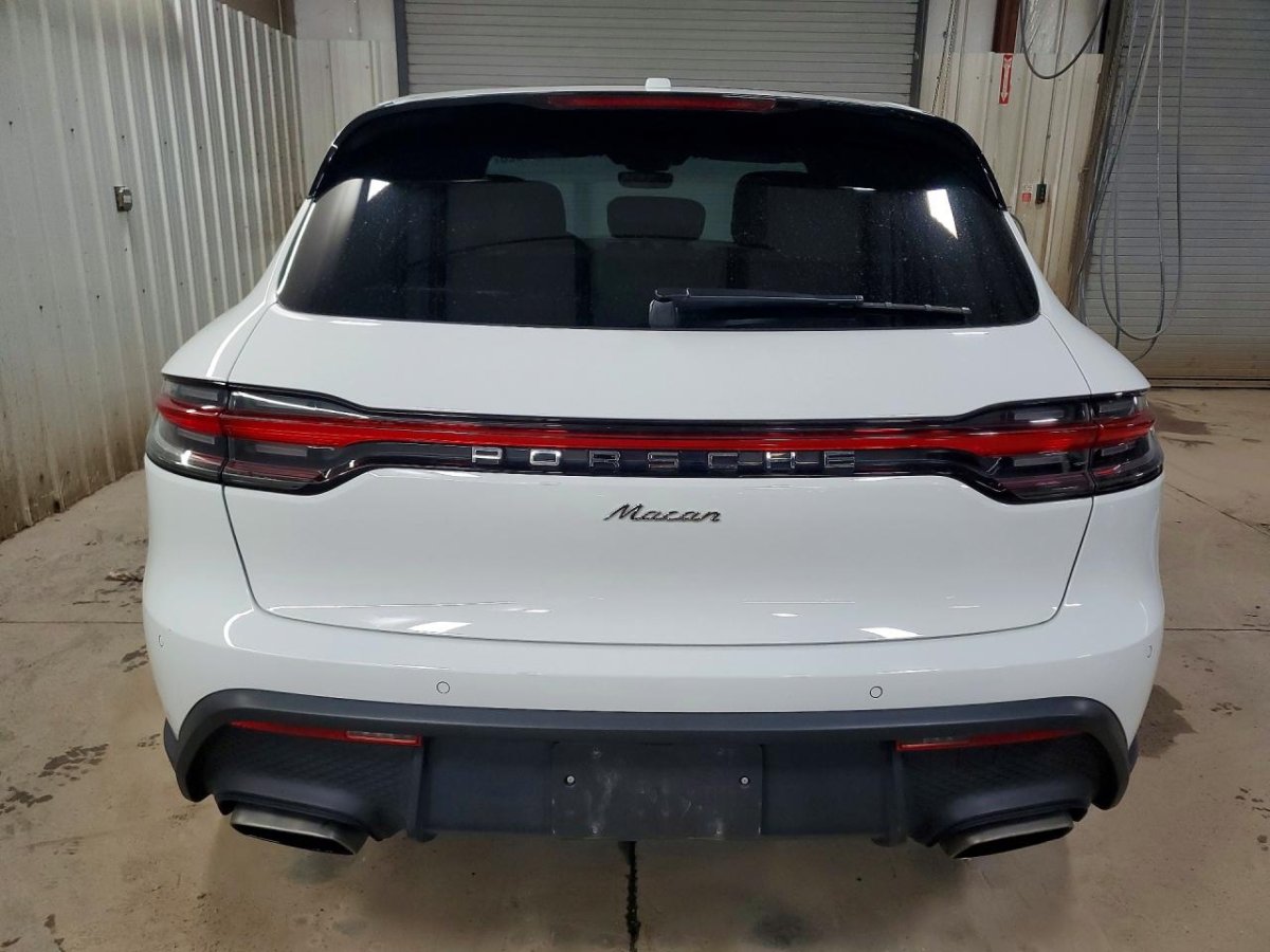 Porsche MACAN BASE