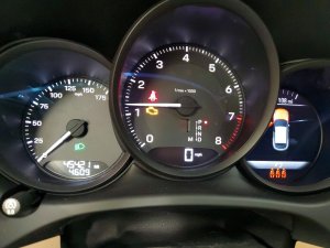 Porsche MACAN BASE