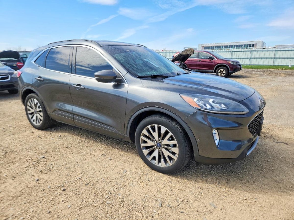 Ford Escape, Titanium