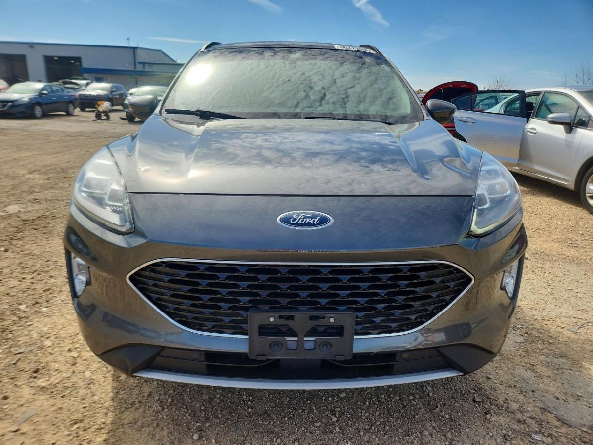 Ford Escape, Titanium