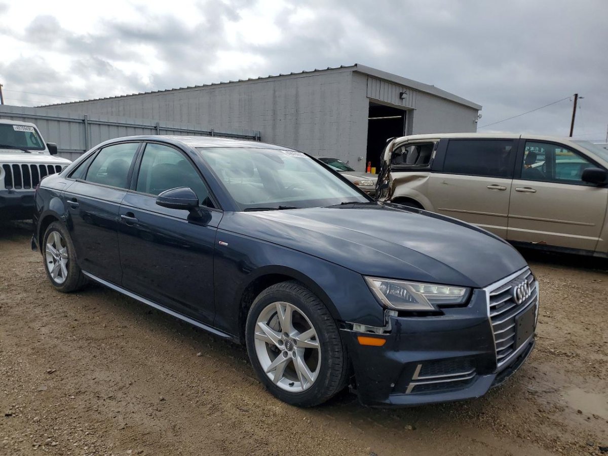 Audi A4, Premium