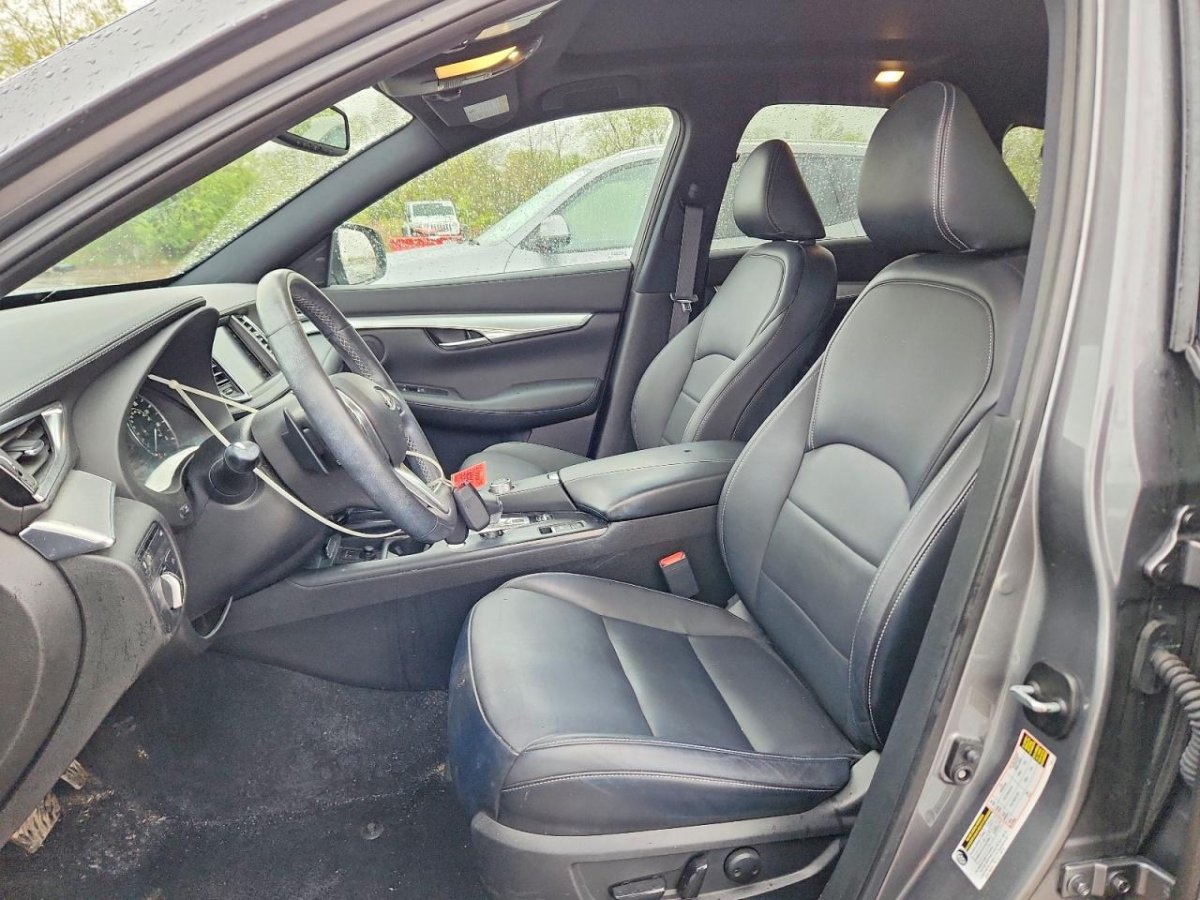 Infiniti QX50, Essential