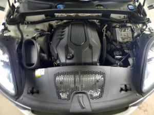 Porsche MACAN BASE