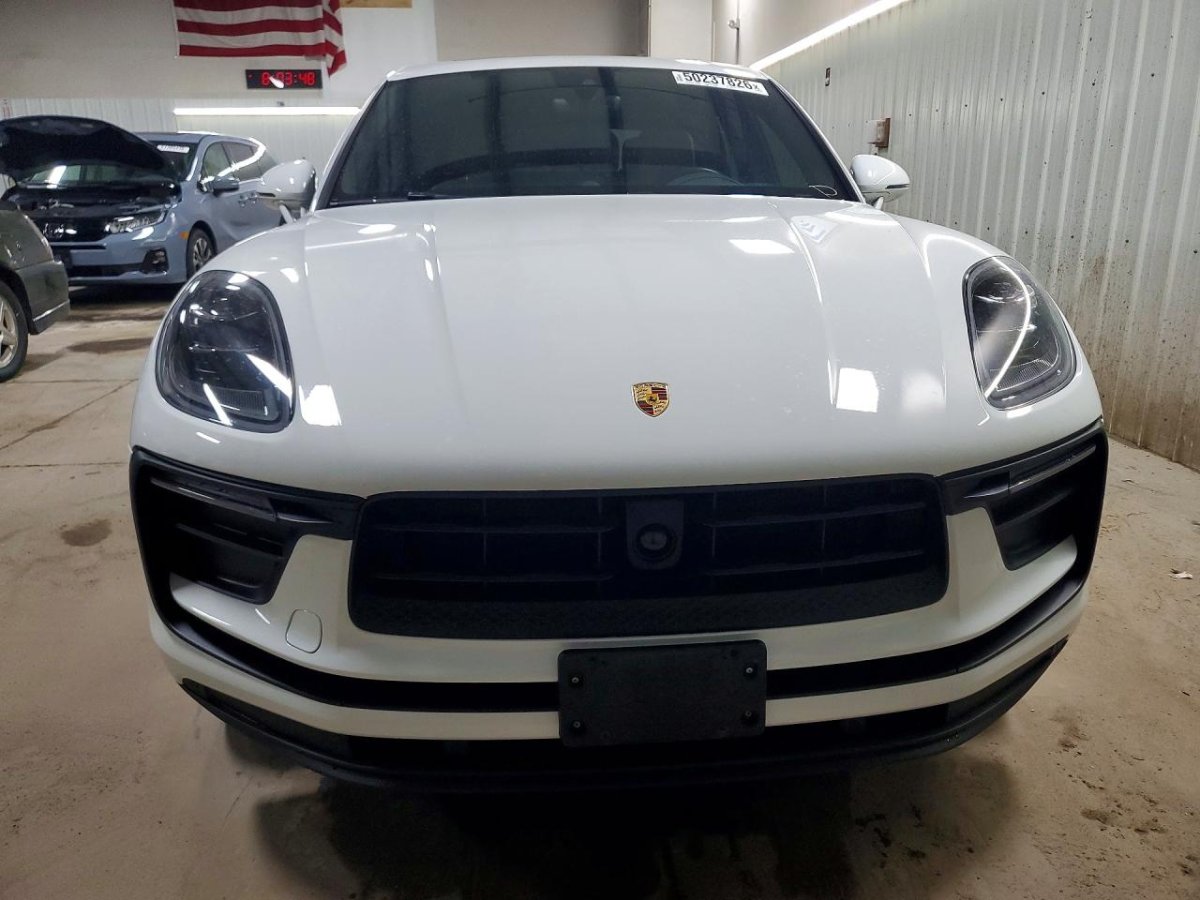 Porsche MACAN BASE