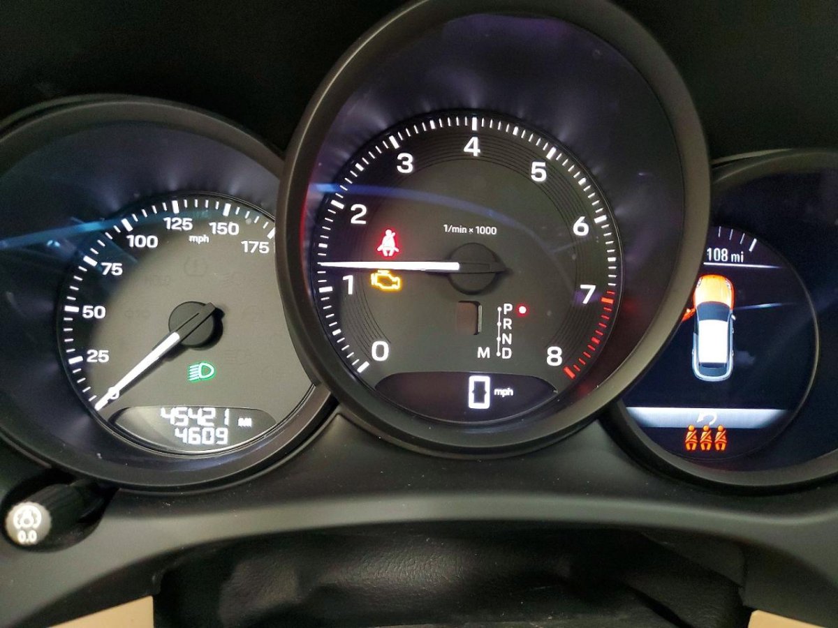 Porsche MACAN BASE