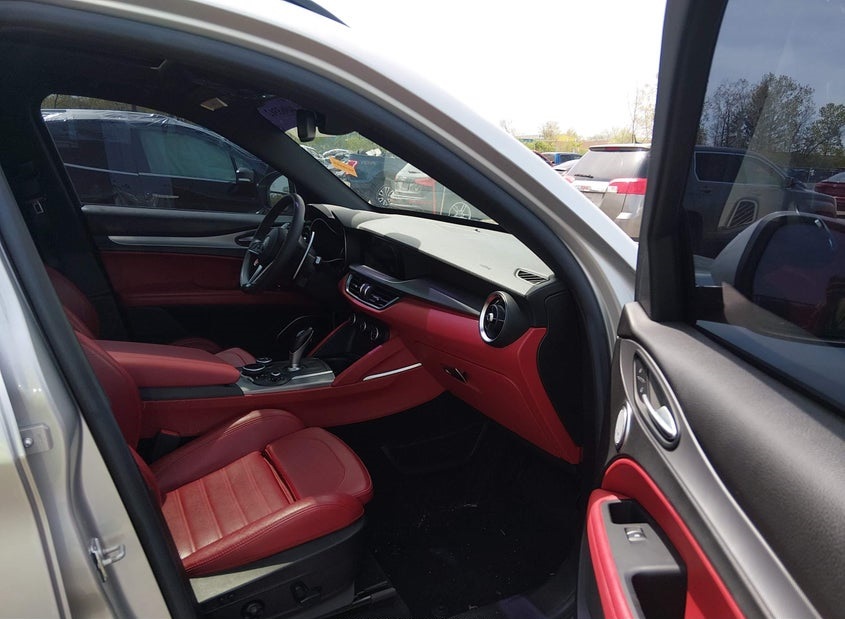 Alfa Romeo Stelvio, Ti Sport Awd