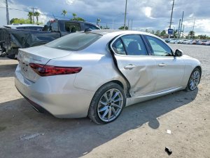 Alfa Romeo GIULIA SPORT