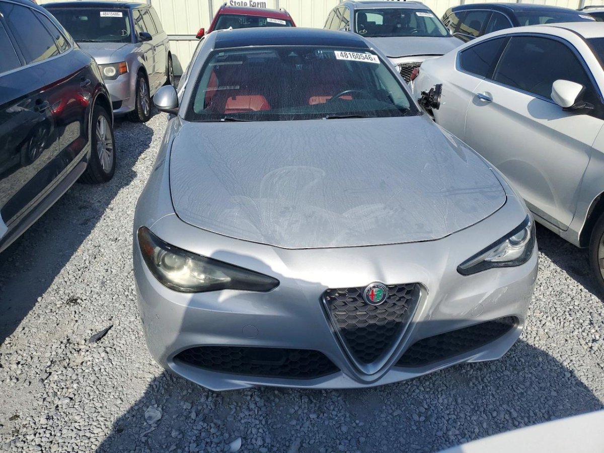 Alfa Romeo GIULIA SPORT