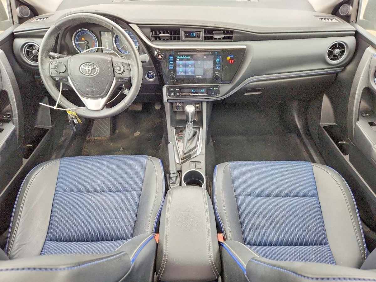 Toyota Corolla SE