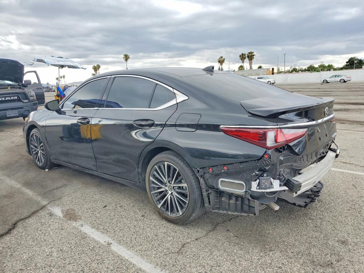 Lexus ES 300H BASE
