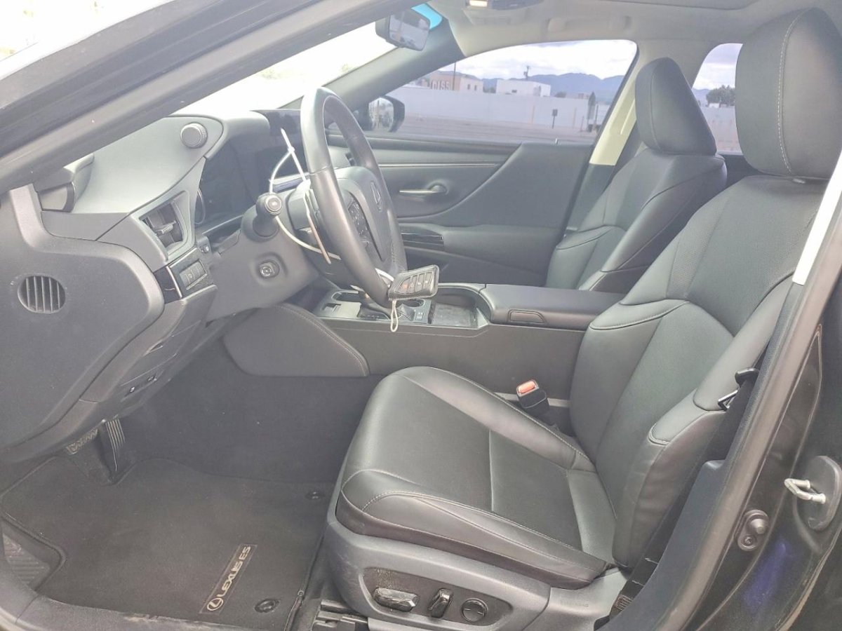 Lexus ES 300H BASE
