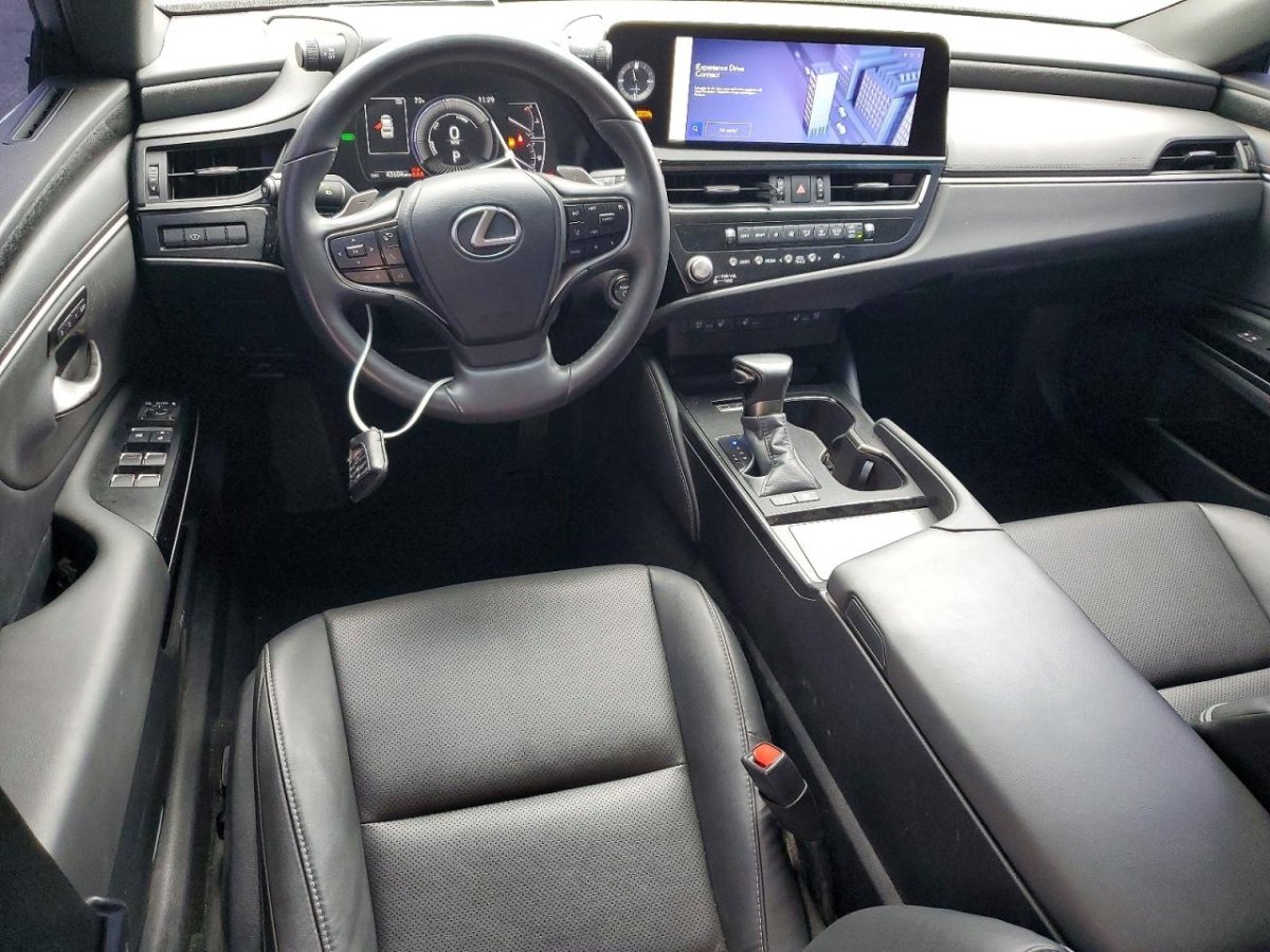 Lexus ES 300H BASE