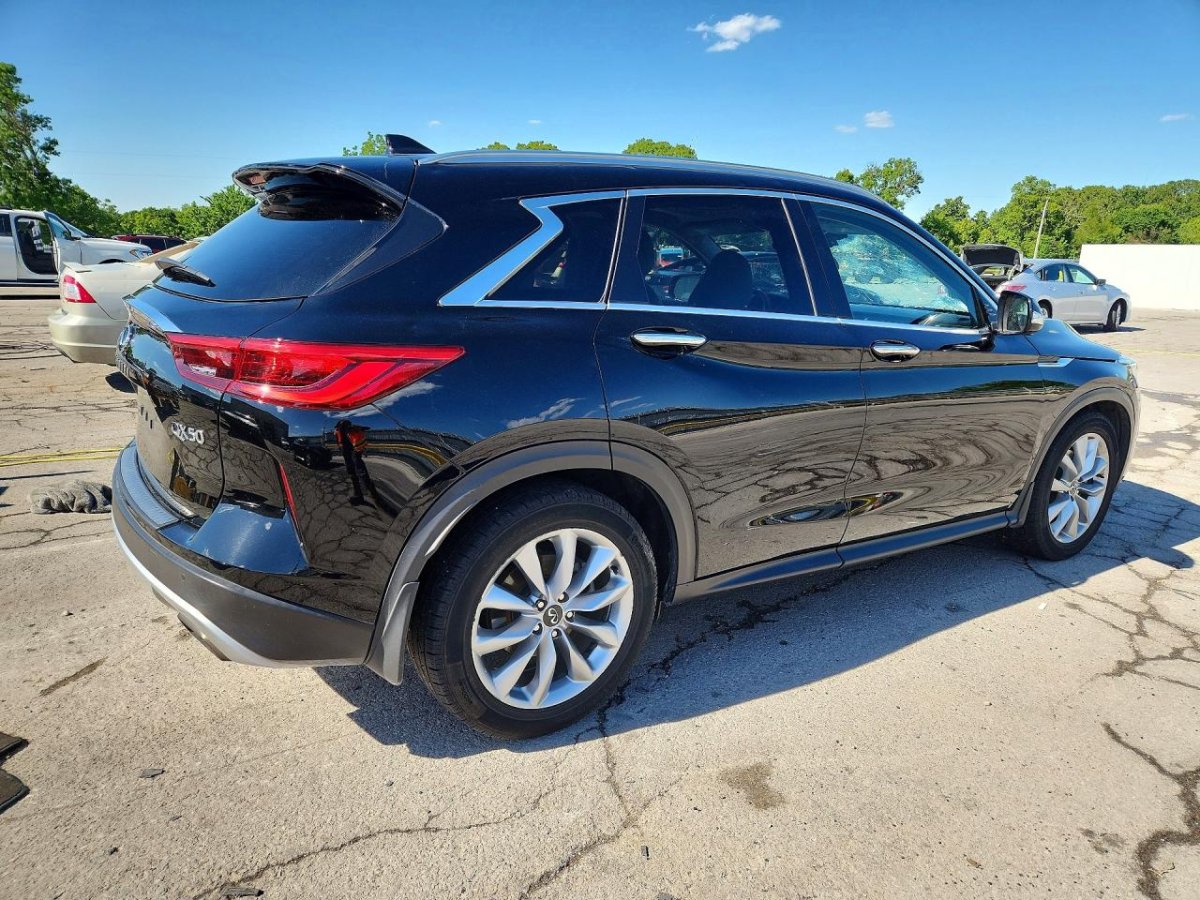 Infiniti QX50, Essential