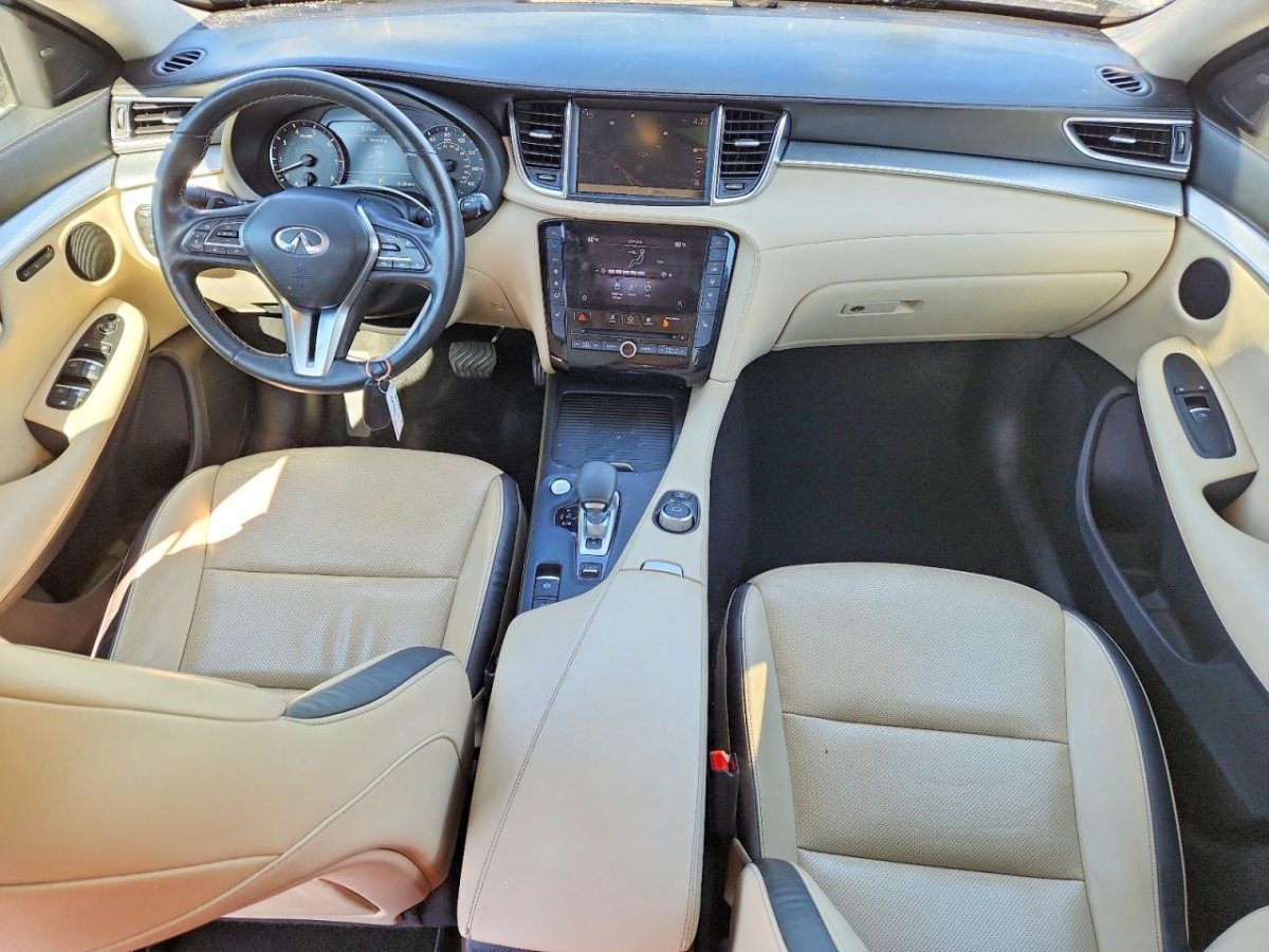 Infiniti QX50, Essential