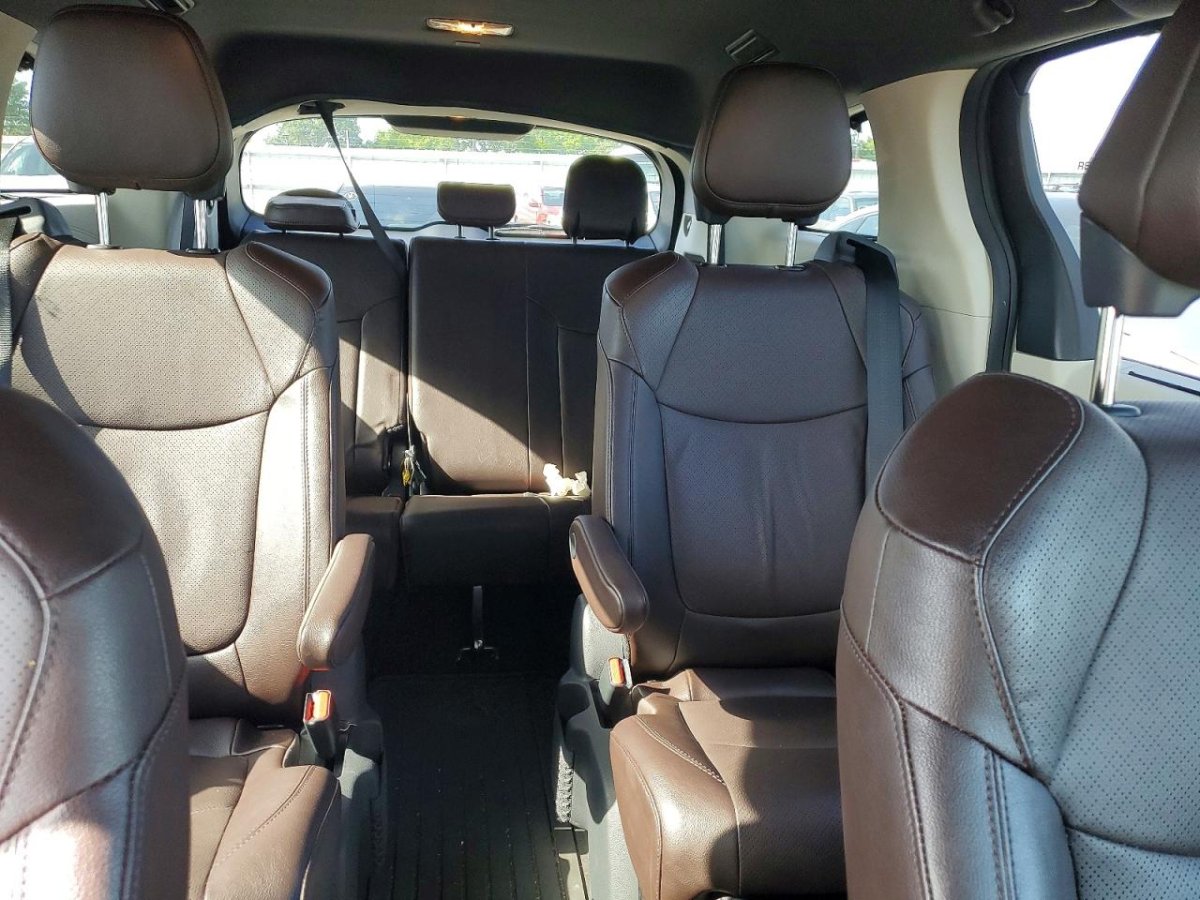 Toyota Platinum 7-Passenger