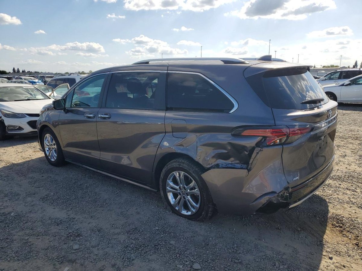 Toyota Platinum 7-Passenger
