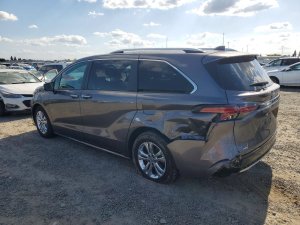 Toyota Platinum 7-Passenger