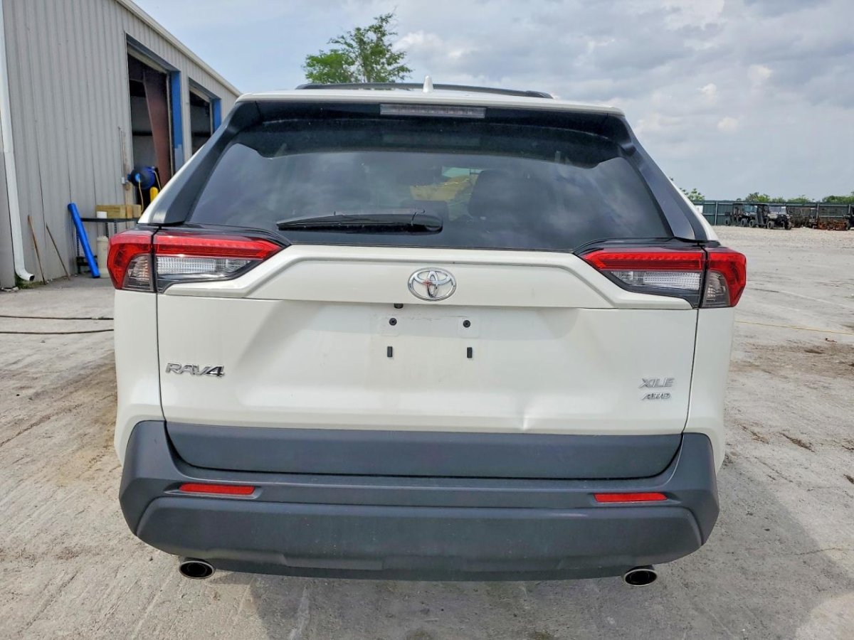 Toyota RAV4 XLE PREMIUM