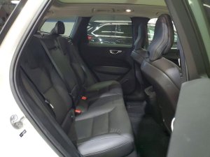 Volvo XC60, B5 Momentum
