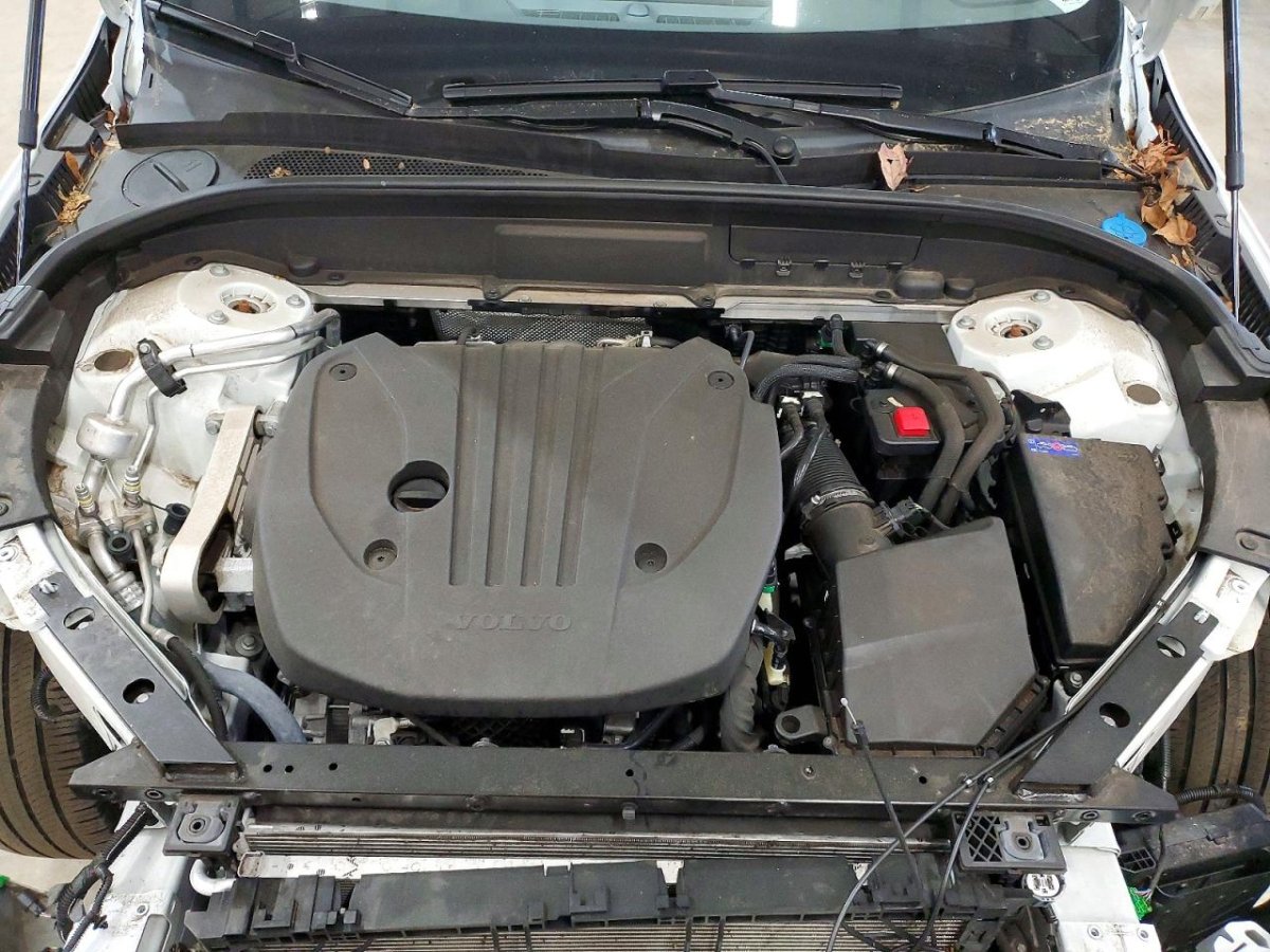 Volvo XC60, B5 Momentum