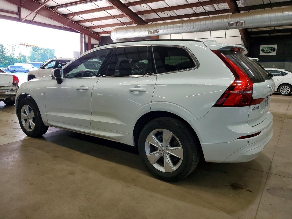 Volvo XC60, B5 Momentum