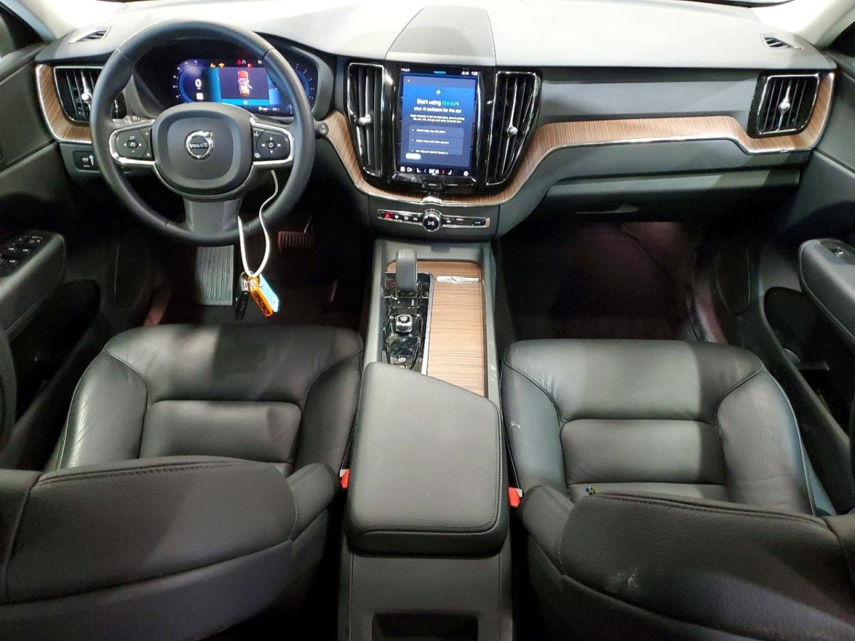 Volvo XC60, B5 Momentum