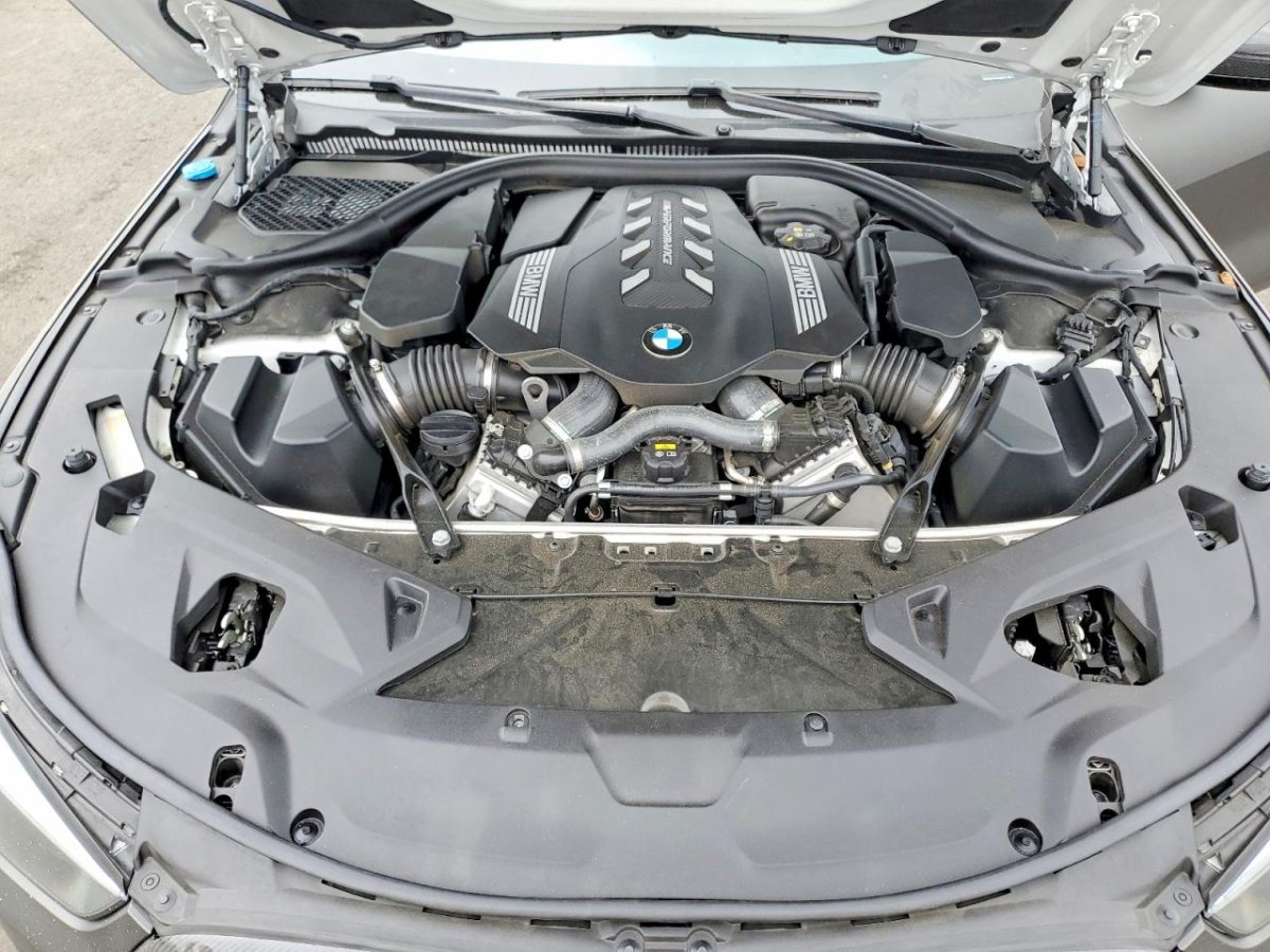 BMW M850XI