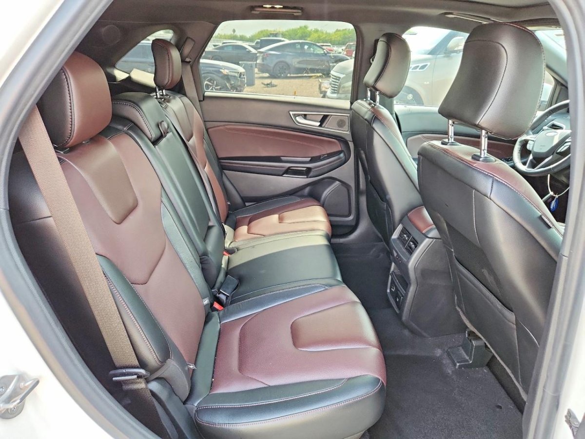 Ford Edge, Titanium
