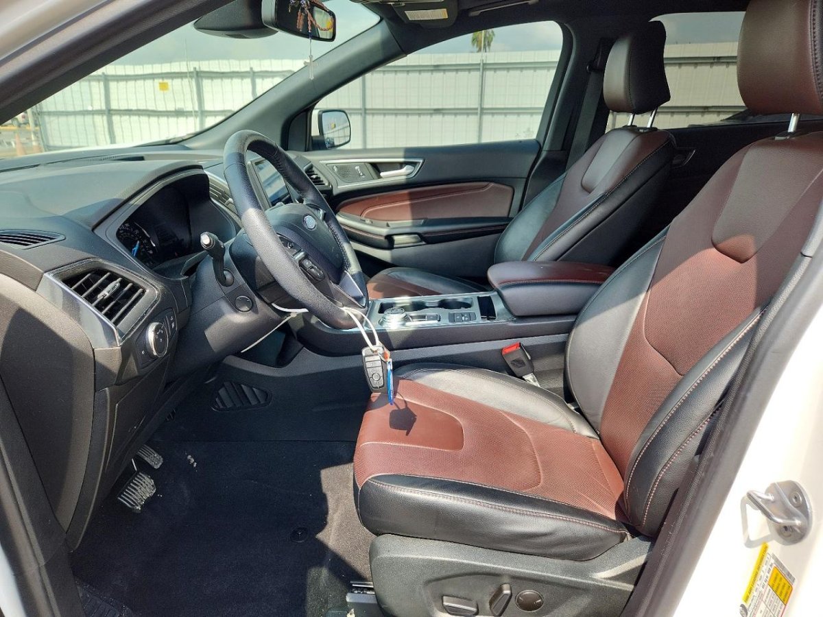 Ford Edge, Titanium