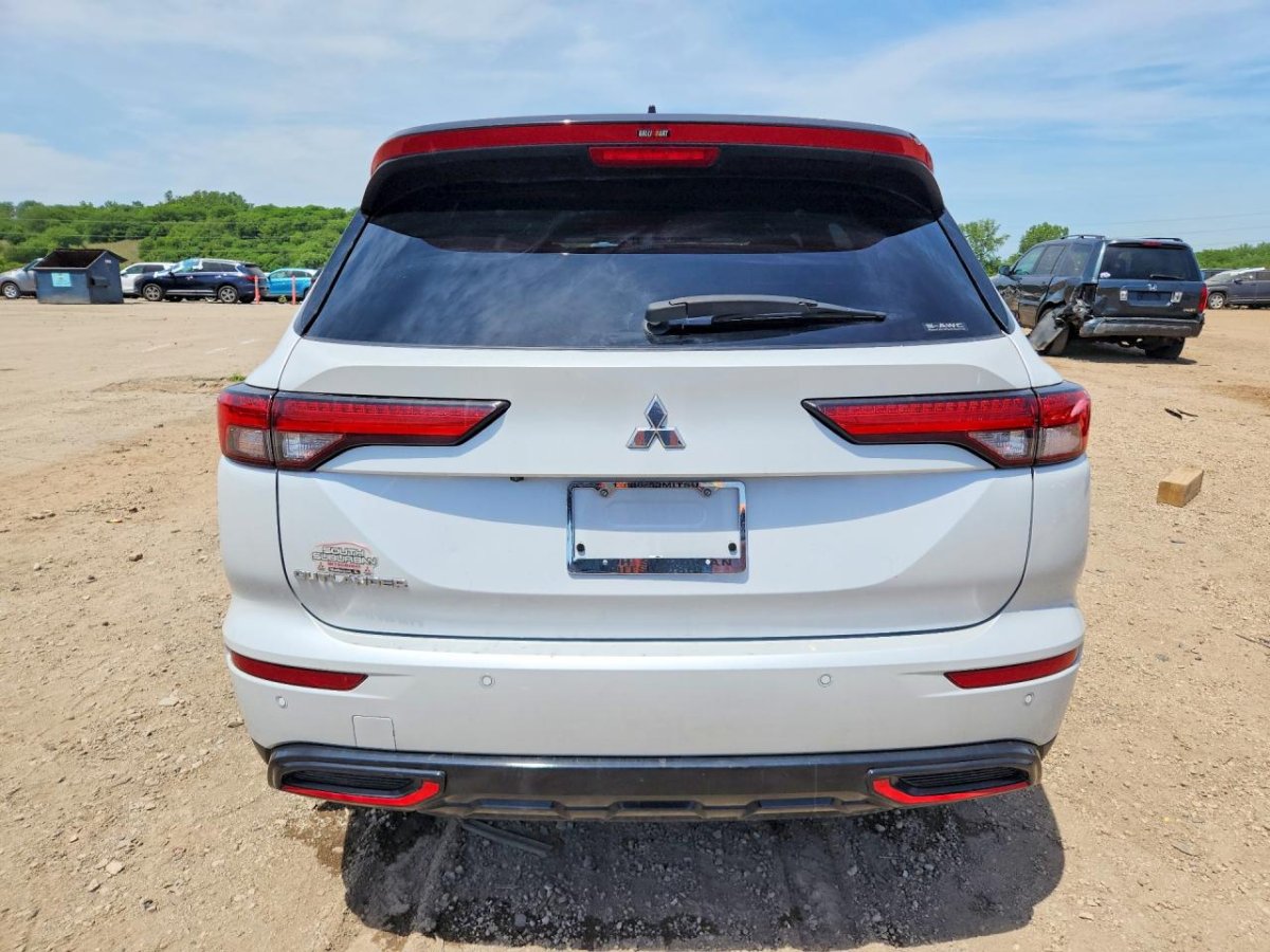Mitsubishi Outlander, SE