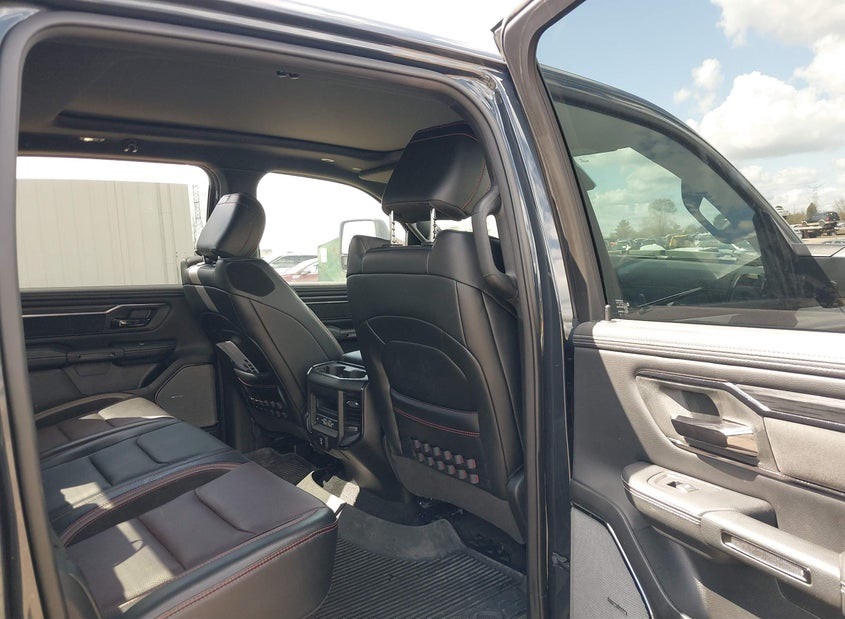 Dodge RAM 1500 REBEL 4X4 5'7 BOX