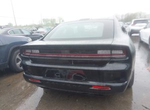 Moto  CHARGER DAYTONA R/T AWD